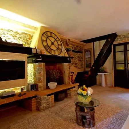 Hintown Chalet Il Glicine Villa